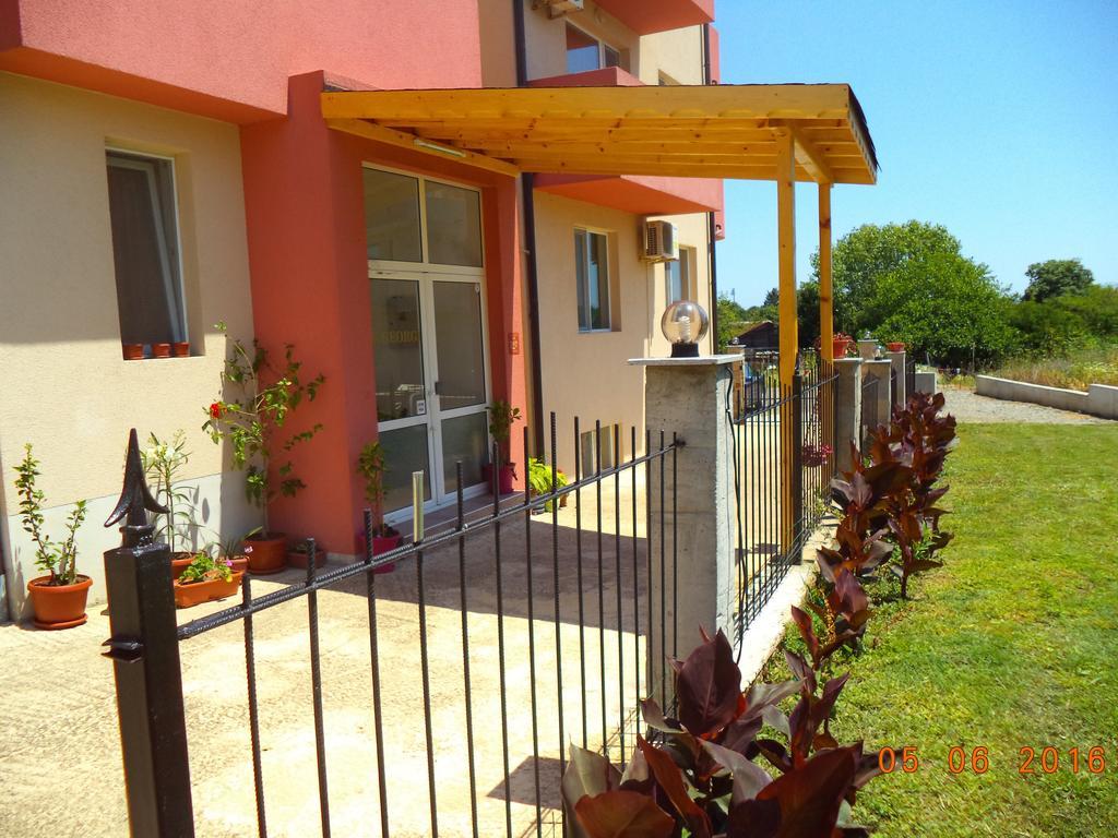 Sveti Georgi Guest House Sozopol Bagian luar foto